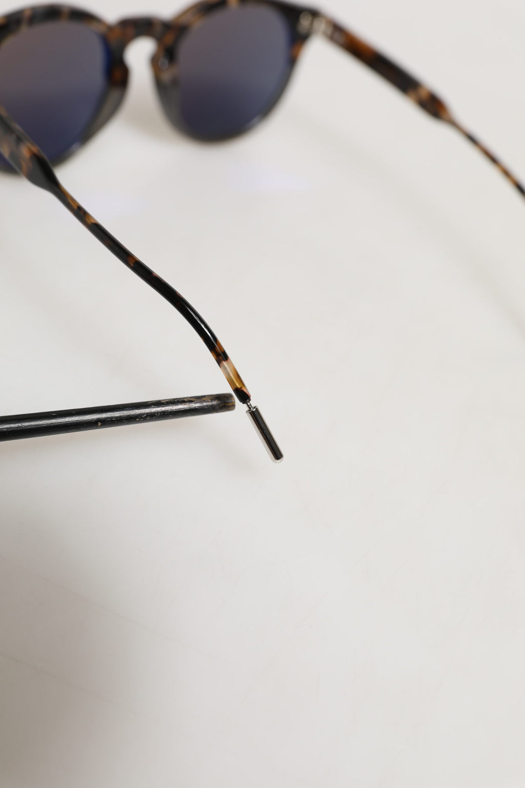 DG4334B Brown Tortoiseshell Round Frame Shades Sunglasses